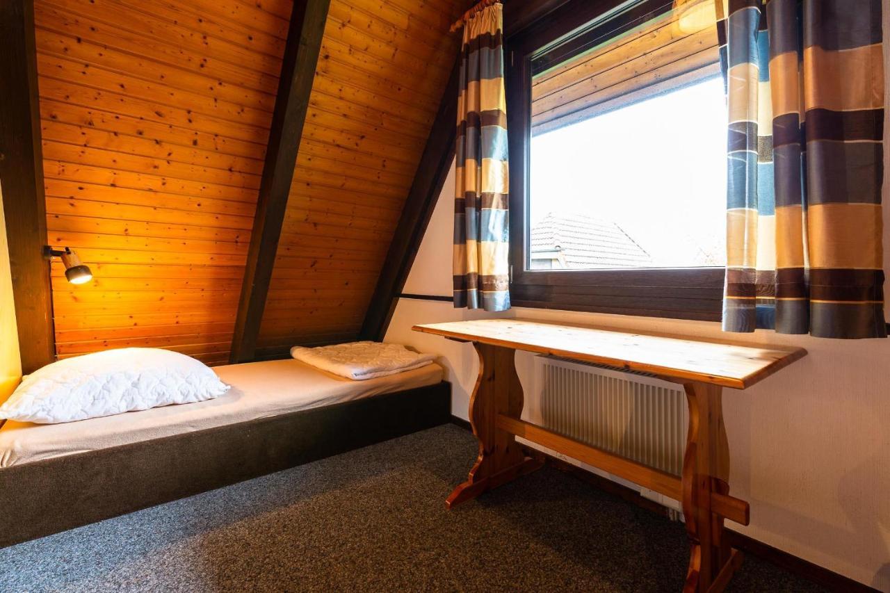 Ferienwohnpark Immenstaad Am Bodensee Nurdachhaus Typ 8 Ndt 099 Exteriör bild
